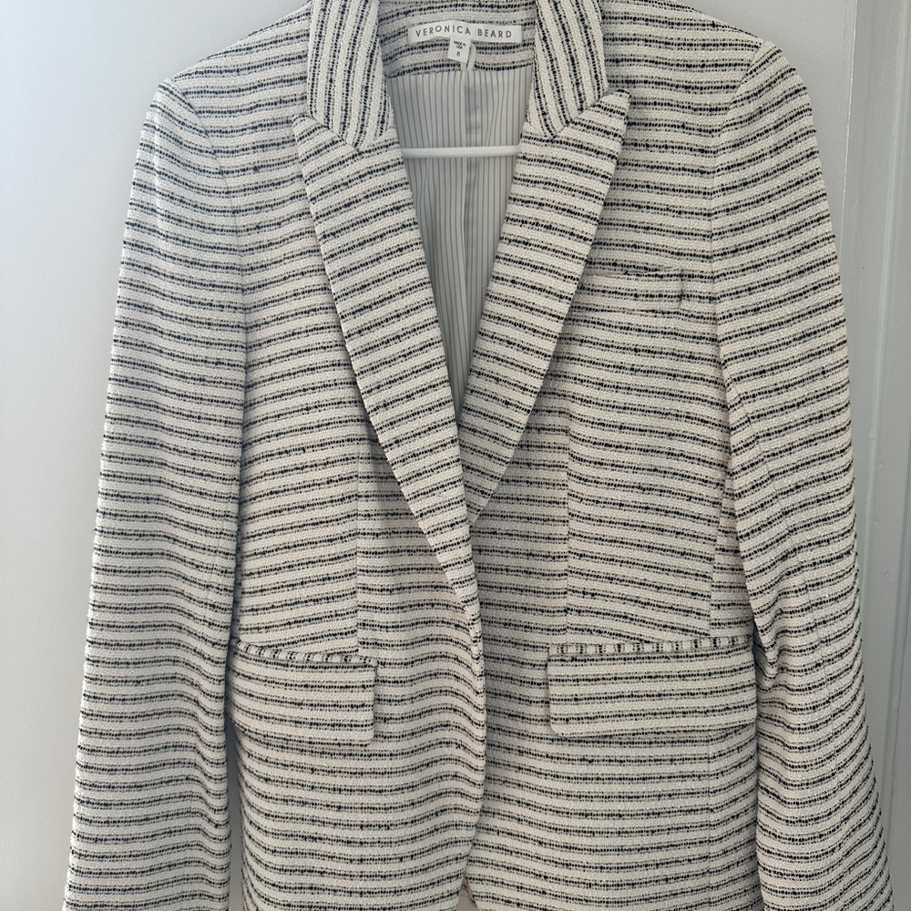 Veronica Beard Black and White Striped Tweed Blazer Size 6 - Never Worn